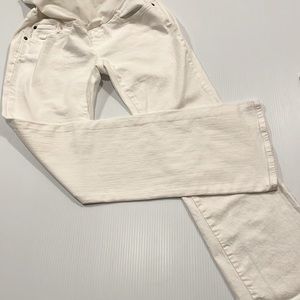 A pea in the pod white denim boot cut jeans, size Medium